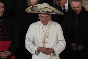 Benedict XVI Sombrero Mexiko 25 Mrz 2012_2