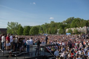 bernie-150526-launch-crowd
